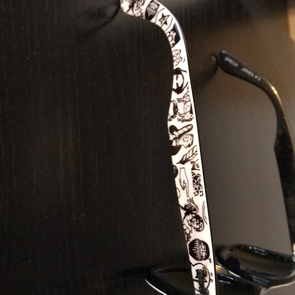 Wayfarer Raybans - Picture 4 of 7